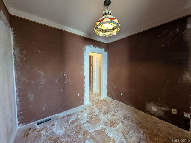 909 Hilldale Drive, Royal Oak, MI 48067