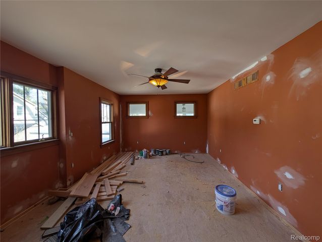 909 Hilldale Drive, Royal Oak, MI 48067