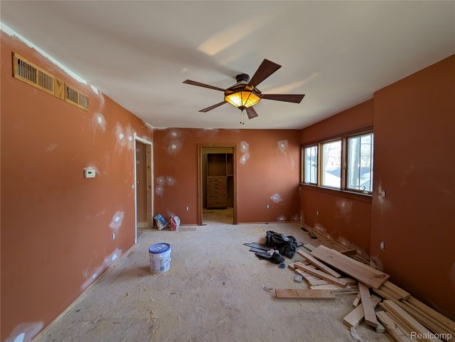 909 Hilldale Drive, Royal Oak, MI 48067