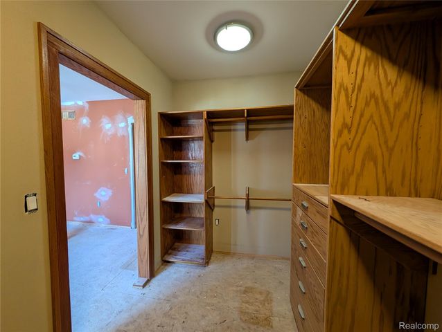 909 Hilldale Drive, Royal Oak, MI 48067