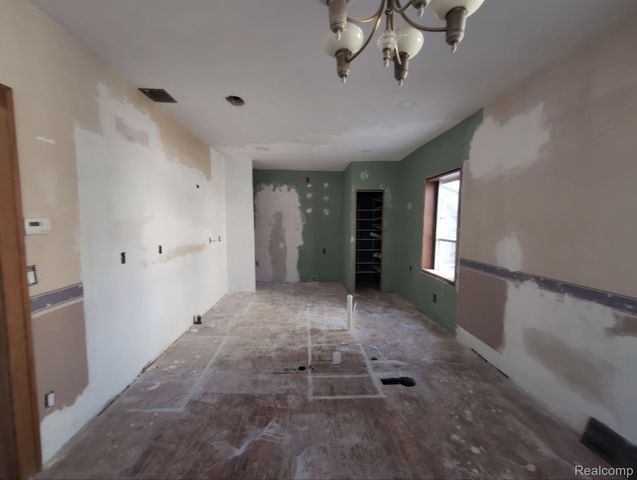 909 Hilldale Drive, Royal Oak, MI 48067