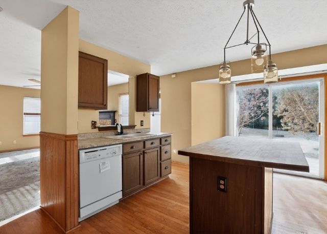 1605 ILES Avenue, Belvidere, IL 61008