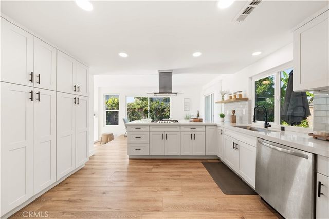 17 Blazing Star, Irvine, CA 92604