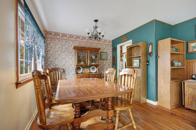 33 Walpole Road, Elk Grove Village, IL 60007