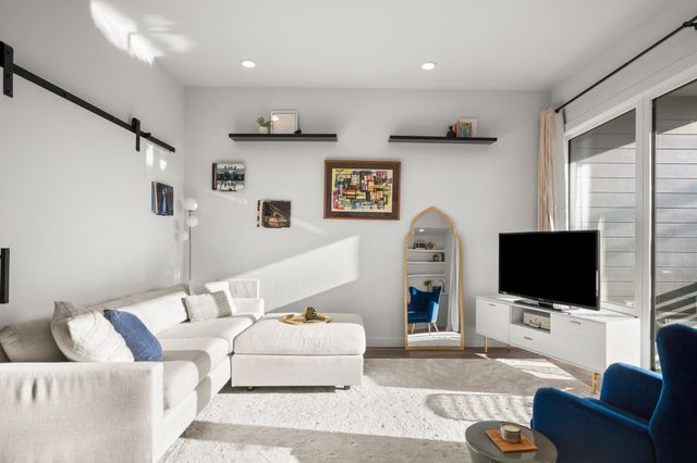 4004 Banister LN 202, Austin, TX 78704