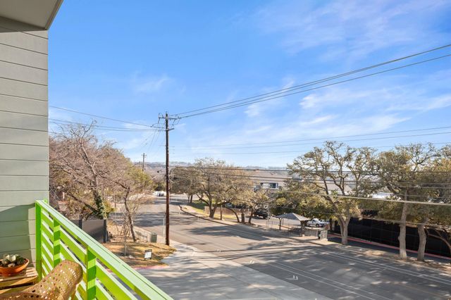 4004 Banister LN 202, Austin, TX 78704