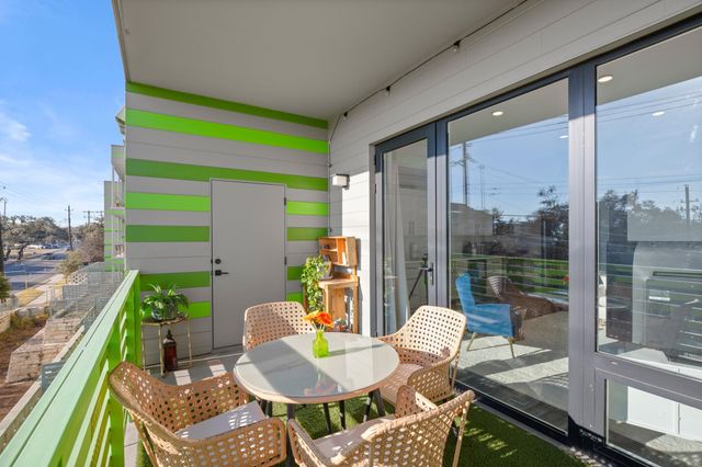 4004 Banister LN 202, Austin, TX 78704