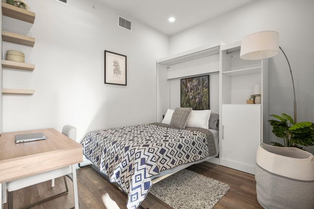 4004 Banister LN 202, Austin, TX 78704