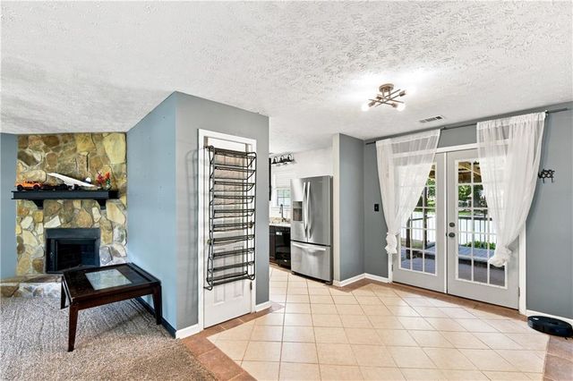 105 Gwenellen Drive, Locust Grove, GA 30248