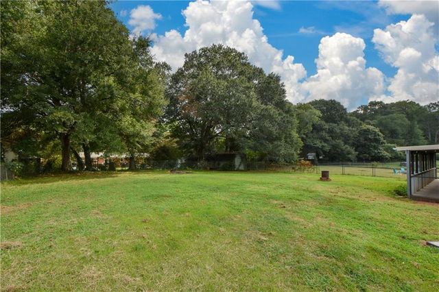 105 Gwenellen Drive, Locust Grove, GA 30248