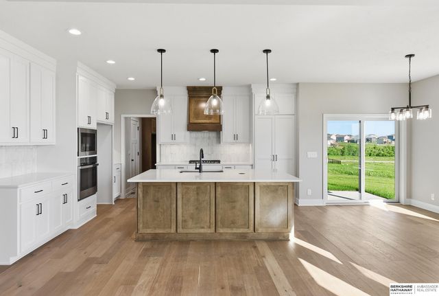 16624 Abigail Street, Bennington, NE 68007