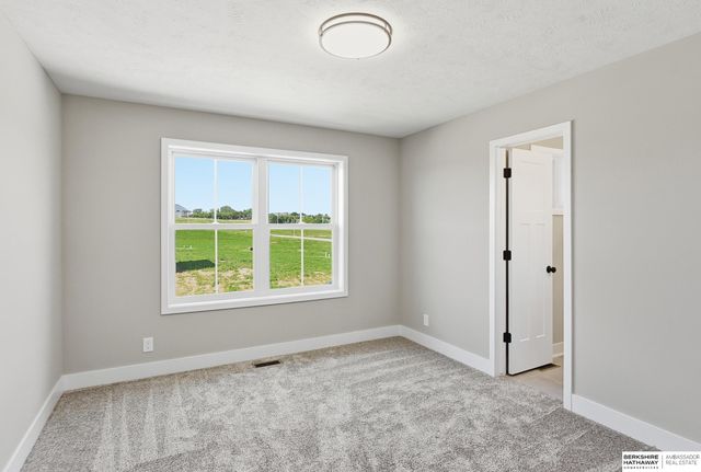 16624 Abigail Street, Bennington, NE 68007
