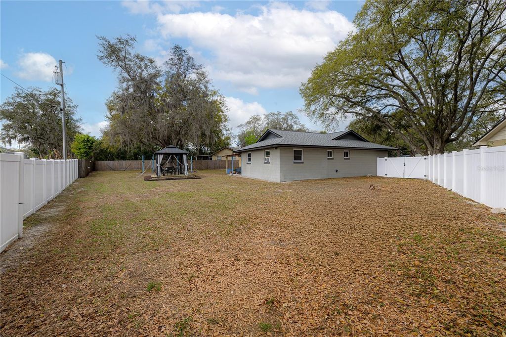 Image 25 of property listing at 587 WALDEN COURT, Winter Springs, FL 32708