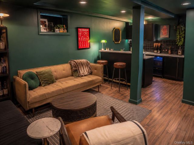 15038 Grand Central Parkway, Jamaica, NY 11432