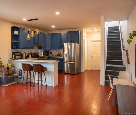 15038 Grand Central Parkway, Jamaica, NY 11432