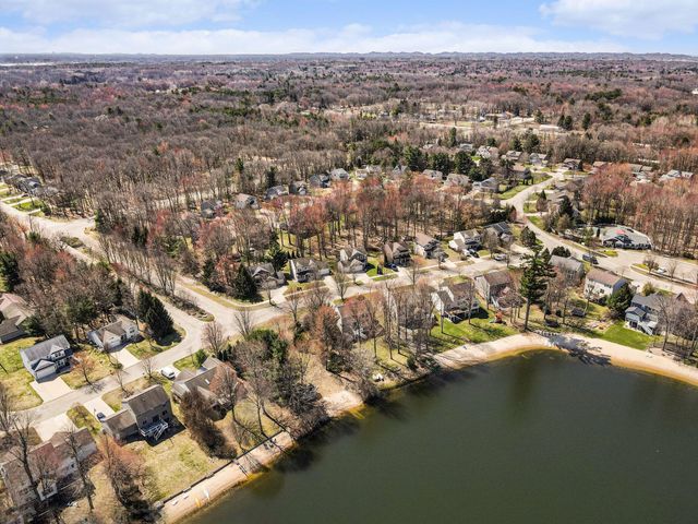 13420 Patchin Drive, Nunica, MI 49448