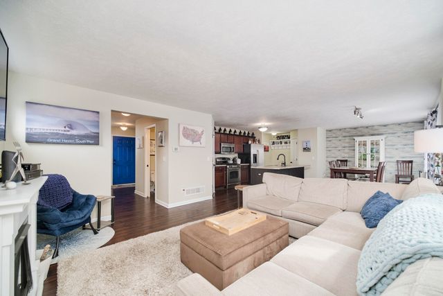 13420 Patchin Drive, Nunica, MI 49448
