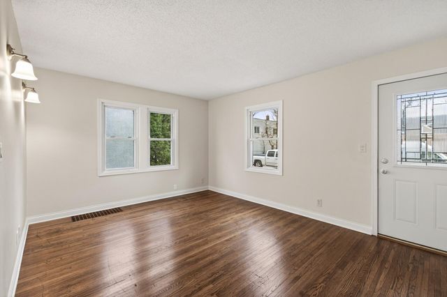 4810 Dupont Avenue N, Minneapolis, MN 55430