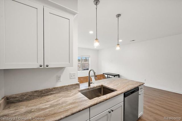 632 Pointe Drive, Walled Lake, MI 48390