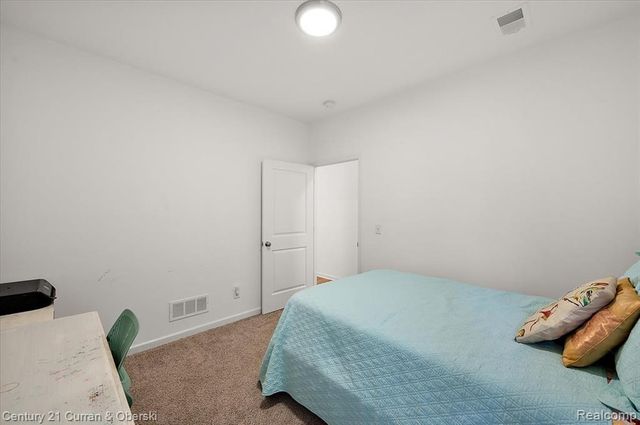 632 Pointe Drive, Walled Lake, MI 48390