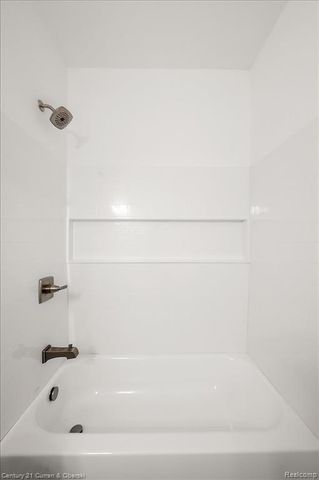 632 Pointe Drive, Walled Lake, MI 48390