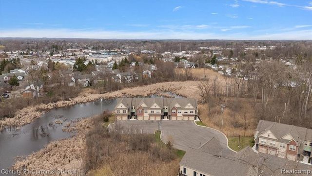 632 Pointe Drive, Walled Lake, MI 48390