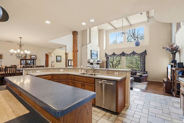 3605 Running Spgs, San Antonio, TX 78261