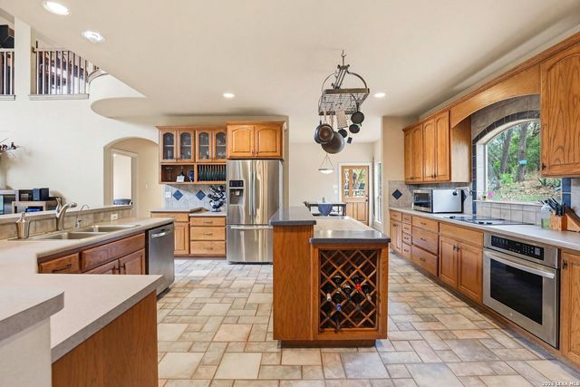 3605 Running Spgs, San Antonio, TX 78261