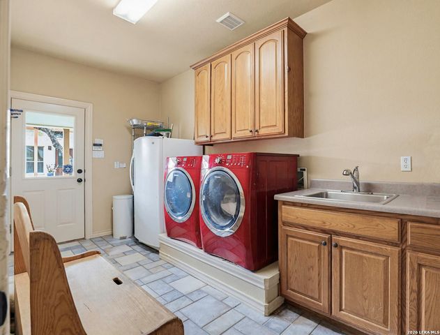 3605 Running Spgs, San Antonio, TX 78261