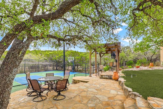 3605 Running Spgs, San Antonio, TX 78261