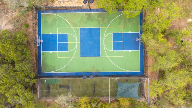 3605 Running Spgs, San Antonio, TX 78261