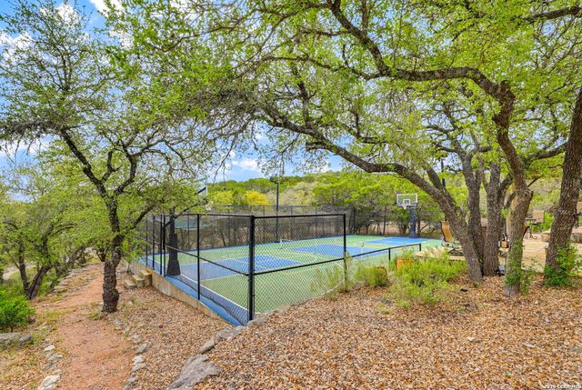 3605 Running Spgs, San Antonio, TX 78261