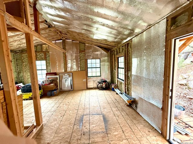 3605 Running Spgs, San Antonio, TX 78261