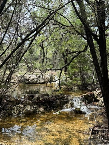 3605 Running Spgs, San Antonio, TX 78261