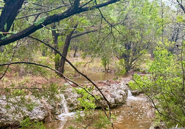 3605 Running Spgs, San Antonio, TX 78261