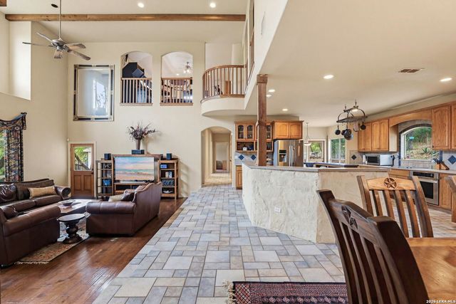 3605 Running Spgs, San Antonio, TX 78261