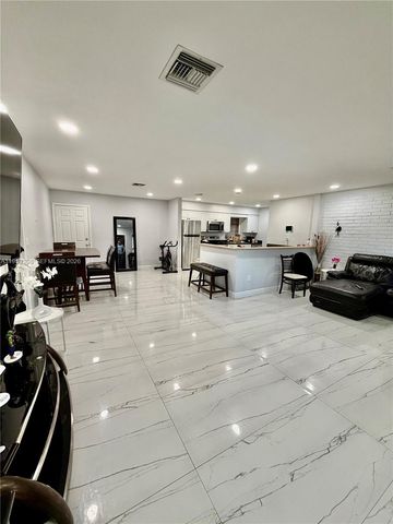 518 NW 47th Ct, Oakland Park, FL 33309