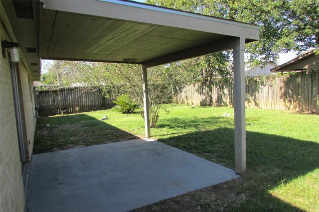 1611 Chippawa Lane, Pasadena, TX 77504