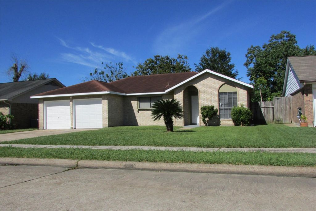 1611 Chippawa Lane, Pasadena, TX 77504