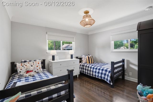 6998 Meadowlake Road, Bloomfield Hills, MI 48301