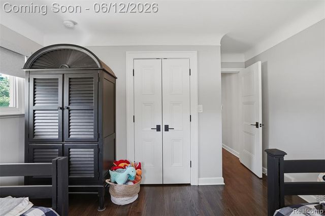 6998 Meadowlake Road, Bloomfield Hills, MI 48301