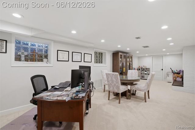 6998 Meadowlake Road, Bloomfield Hills, MI 48301