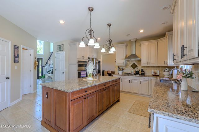 24 Orsaf Lane, Bayville, NJ 08721