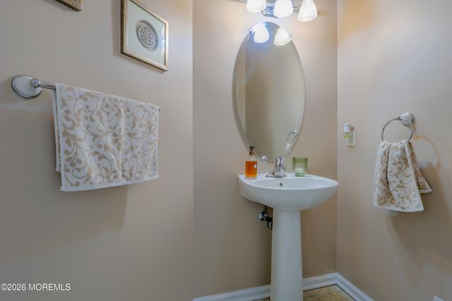 24 Orsaf Lane, Bayville, NJ 08721