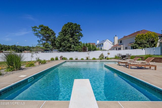 24 Orsaf Lane, Bayville, NJ 08721