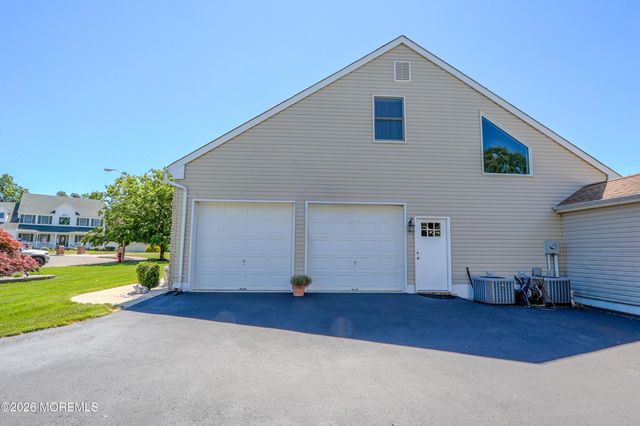 24 Orsaf Lane, Bayville, NJ 08721