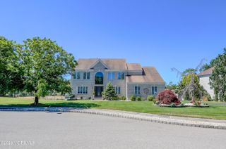 24 Orsaf Lane, Bayville, NJ 08721