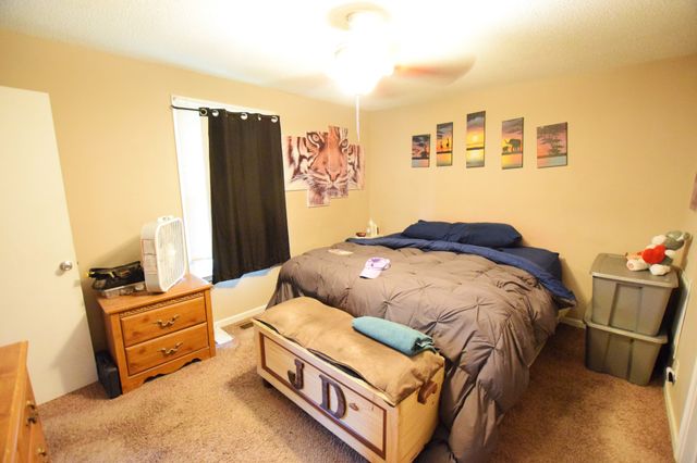 722 Overton Dr, Clarksville, TN 37042