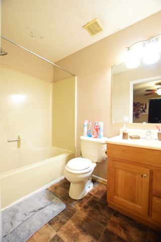722 Overton Dr, Clarksville, TN 37042