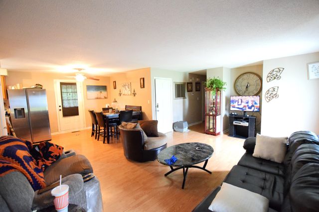 722 Overton Dr, Clarksville, TN 37042